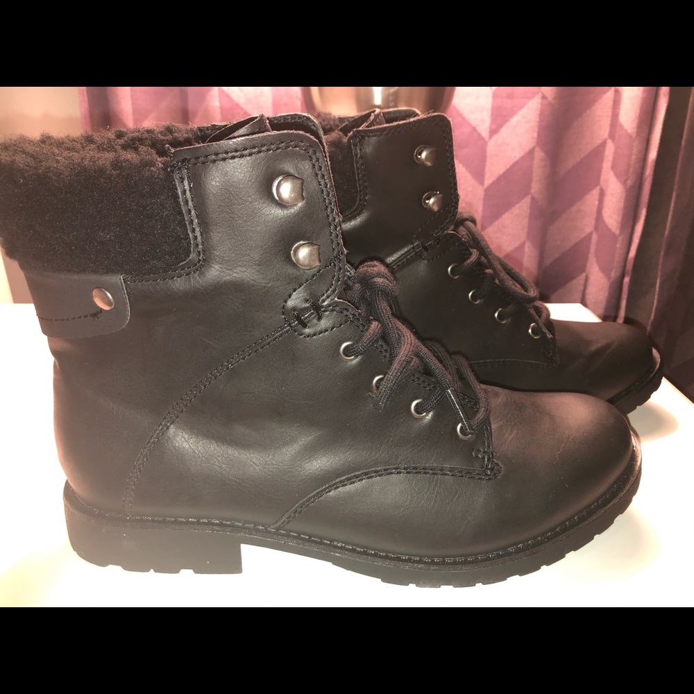 Black boots rampage size 10